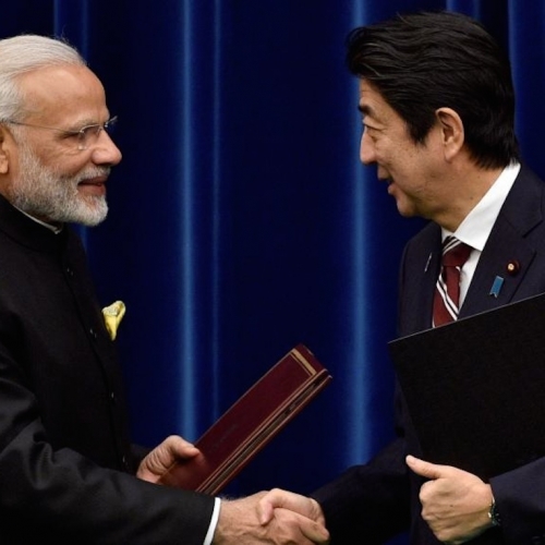 Premier ministre indien Modi et premier ministre japonais Abe ont signé l'accord nucléraire civil. Crédit photo : Ministère des affaires étrangères de l'Inde.