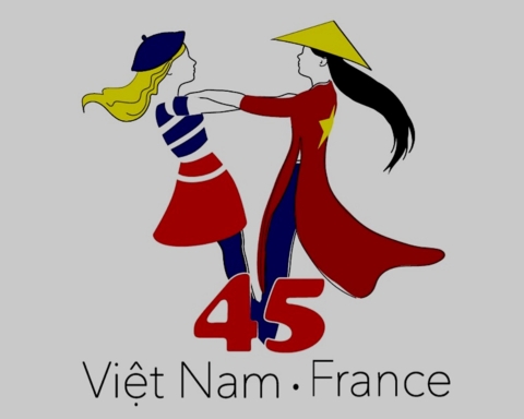 Logo officiel "Anniversaire 45 ans des relations diplomatiques France Vietnam".